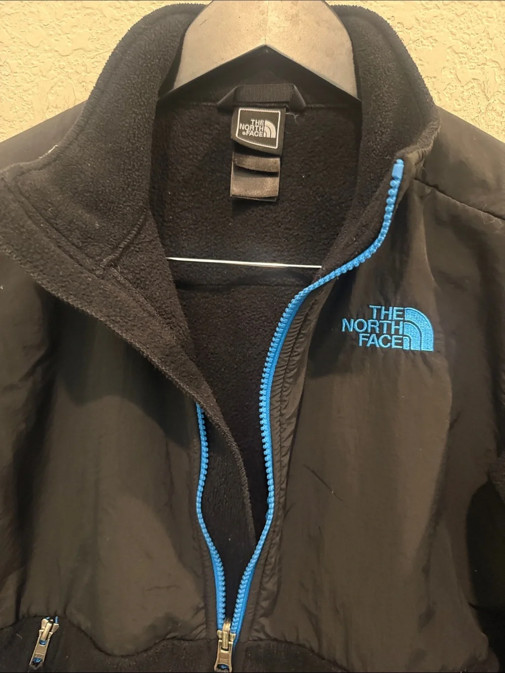 The North Face Black Fleece Jacket with Bright Blue Zipper and Logo L 14/16 - Picture 7 of 10